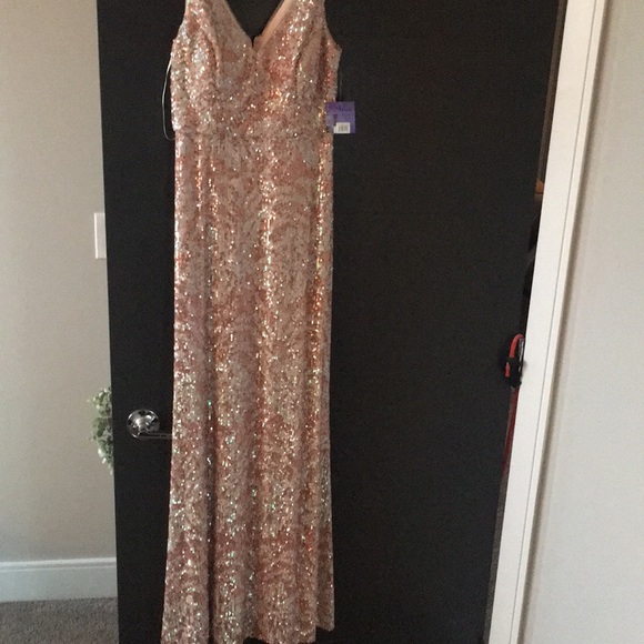 Rose gold sequin dress - Picture 2 of 3